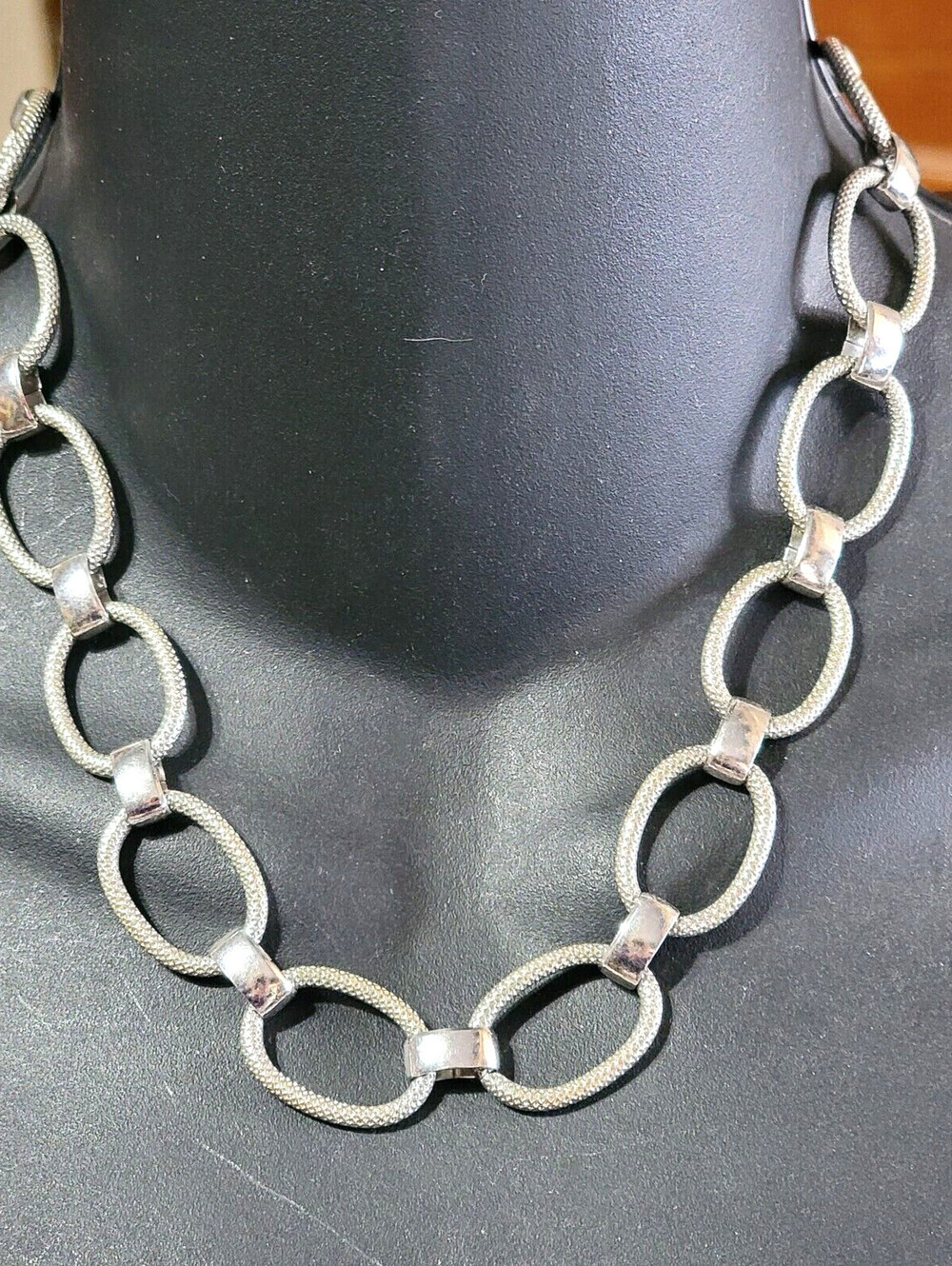 Monet Collar‎ Necklace, Textured Silver-tone Links 17" Long Designer sn01-39